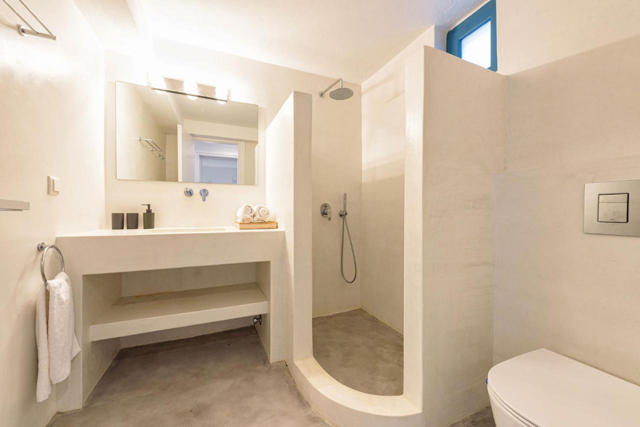 Aithoni Agioi Anargyroi * Naousa (Paros)